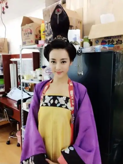 迪丽热巴《美人制造》定妆 于正赞太美