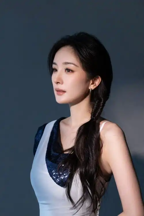 杨幂 | 功夫熊猫4 首映  发型:李志辉  #美妆v赏##杨幂##杨幂功夫熊猫