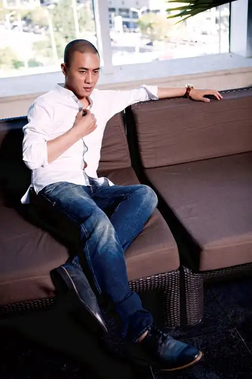 杜淳最新杂志封面 越显型男魅力