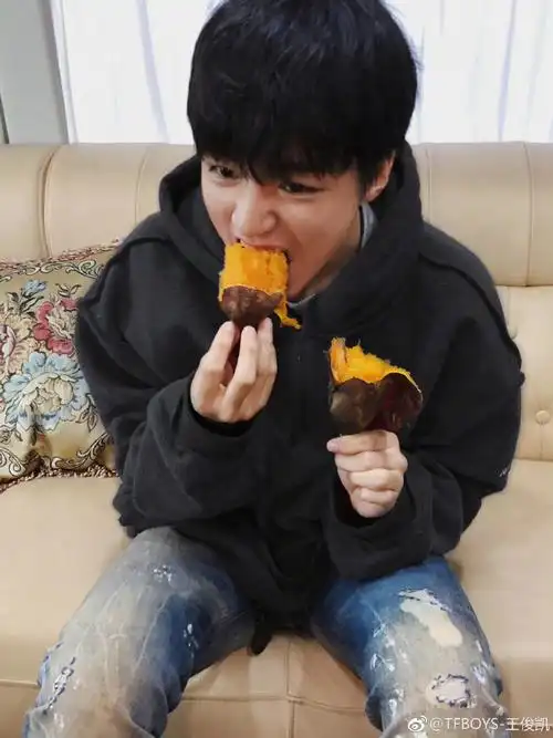 存档一些拍摄749时期马山的可爱剧组日常  @tfboys-王俊凯