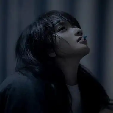 黑暗系头像女生血瞳