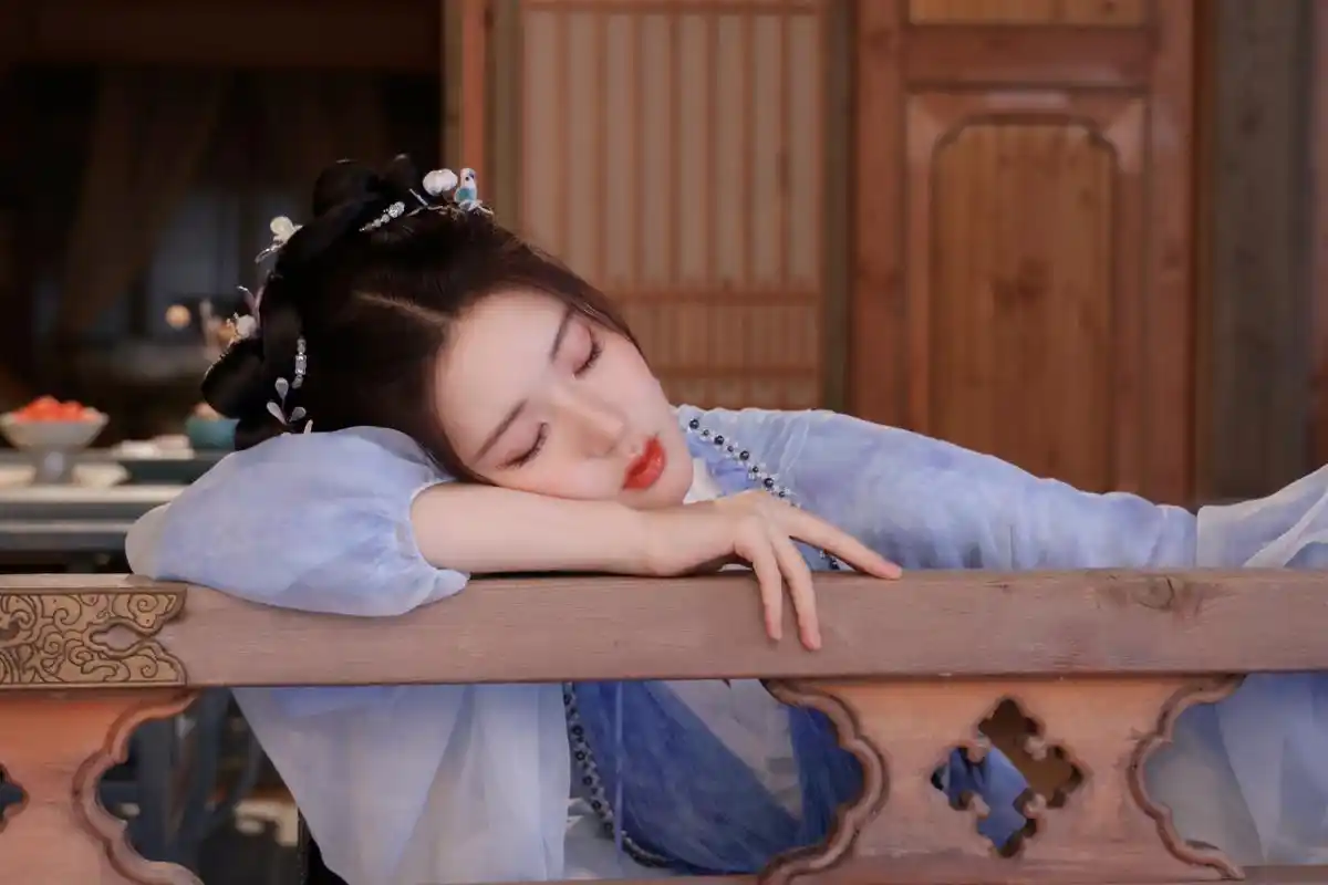 古装可爱美少女#赵露思# ,侧颜绝了!