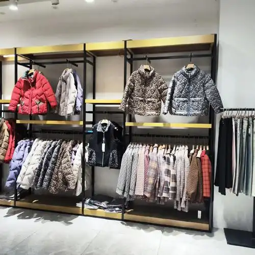 天寒地冻,本店新上大量新款男女羽绒服!欢迎选购!地址,瑞鸿酒 - 抖音