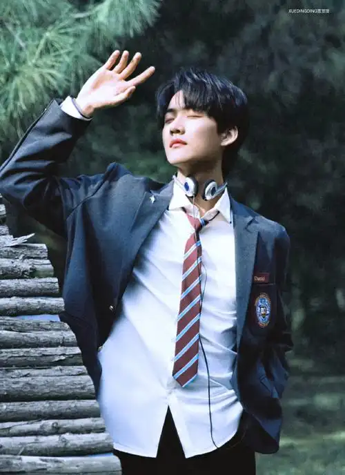 周柯宇1212出道周年快乐