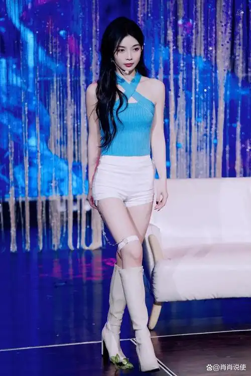 许杨玉琢身热舞令人着迷的风采