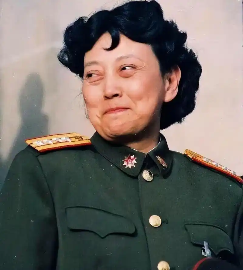 女演员王晓棠:少将军衔,曾任八一厂长,如今90岁依旧美丽动人