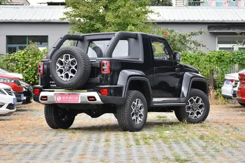 北京越野全新一代f40上市 专业短轴越野皮卡/售价16.99万元