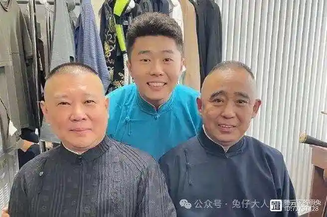 太酷了德云社周九良横店拍戏晒光头照引热议短短十几分钟评论就破千了