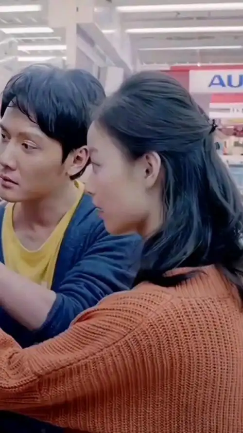 倪妮当年有多爱冯绍峰,眼中都藏不住的爱意!歌曲《街角恋人》