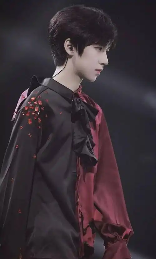 tnt小兔崽(贺峻霖)绝美神仙图片分享