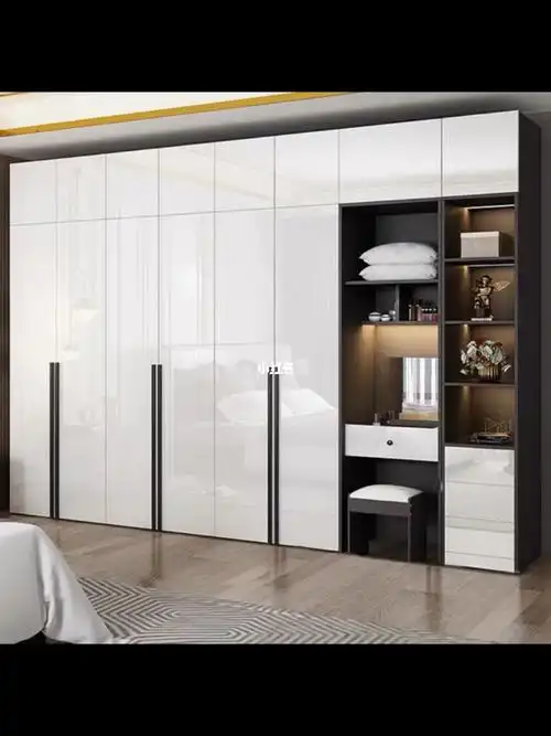 高光门衣柜效果