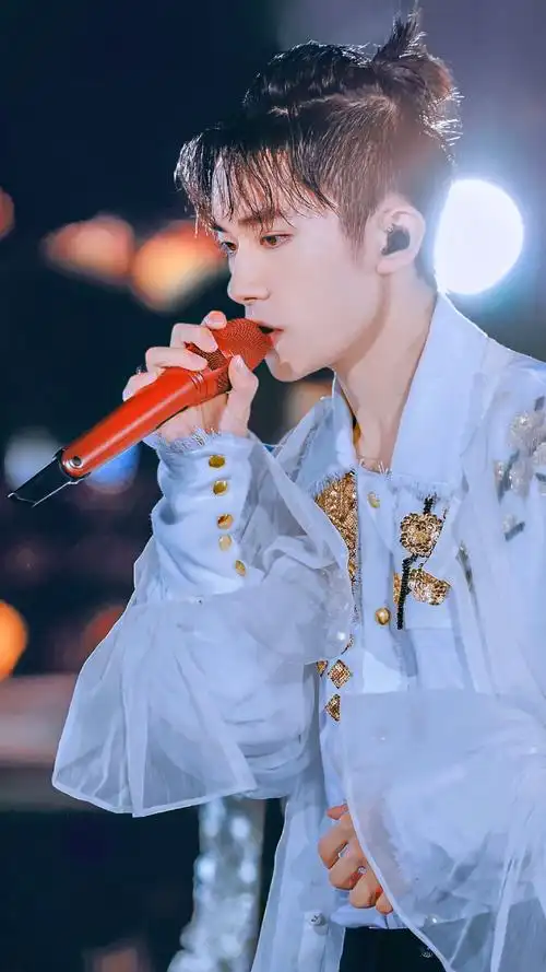 易烊千玺tfboys六周年告白演唱会高清