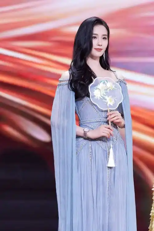 微博之夜女星时尚合集:女神云集,明星璀璨_杨幂_刘诗诗_景甜