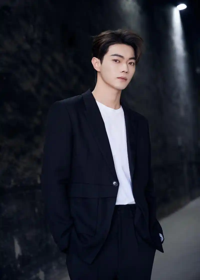 许凯壁纸写真[微风][太阳]