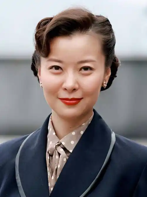 柯蓝,婚姻状况已成谜,她终于活成,所有人都羡慕的样子_黄志忠_何音