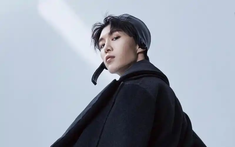 冷峻少年范丞丞帅气休闲干净迷人写真,高清壁纸图片,大陆明星-回车