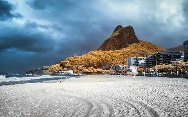 海滩山建筑高清壁纸1920x1080分辨率查看