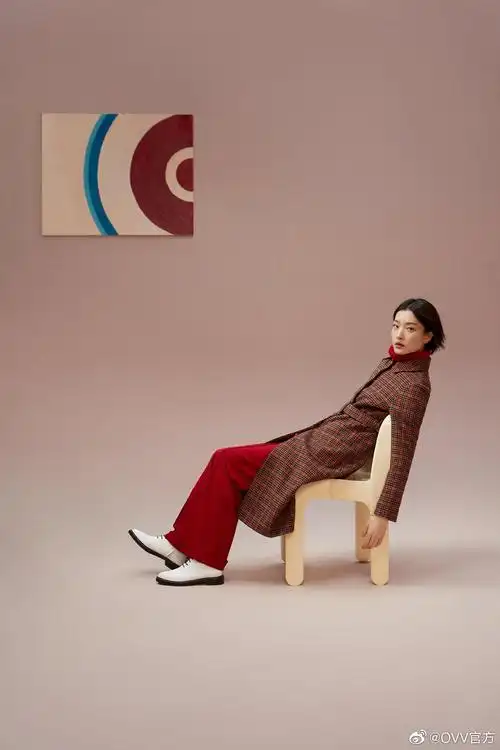 手机壁纸女明星:杜鹃