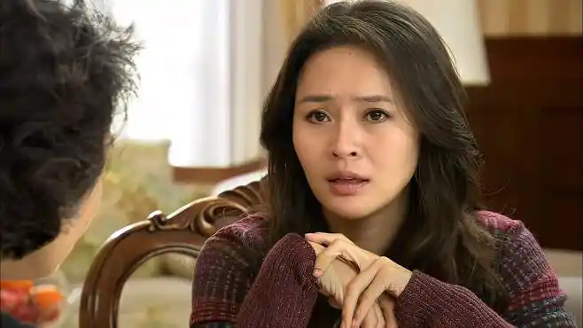 门第:罗小贝在娘家一直住,母亲担心她跟春生,小贝只能回家了-影视综