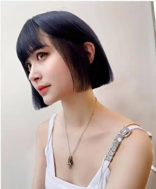 当下热门发型推荐,短直发简单利落,短卷发时尚百变_齐刘海_头发_短发