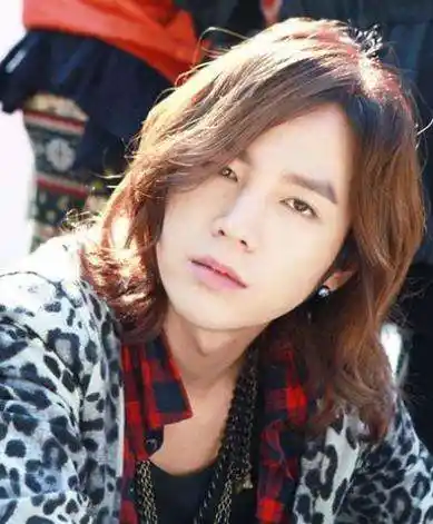 盘点那些蓄起长发美的雌雄难辨的男星 你饭过几个