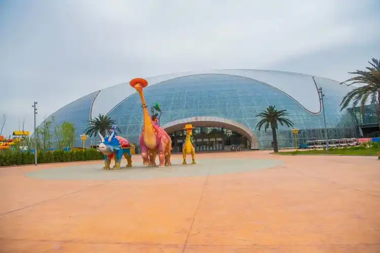 原创兰州新区周末不知道去哪儿玩带你去西部恐龙园玩水世界