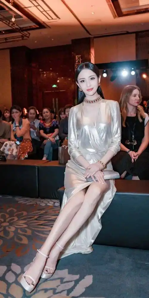 女星高跟鞋美腿盘点:高露,佟丽娅,肤白貌美仙气爆表!_魅力_身材_气质