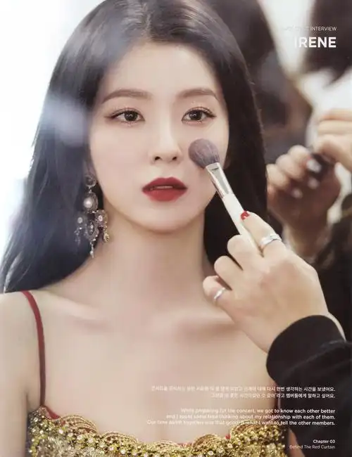 赏花化妆中的女明星