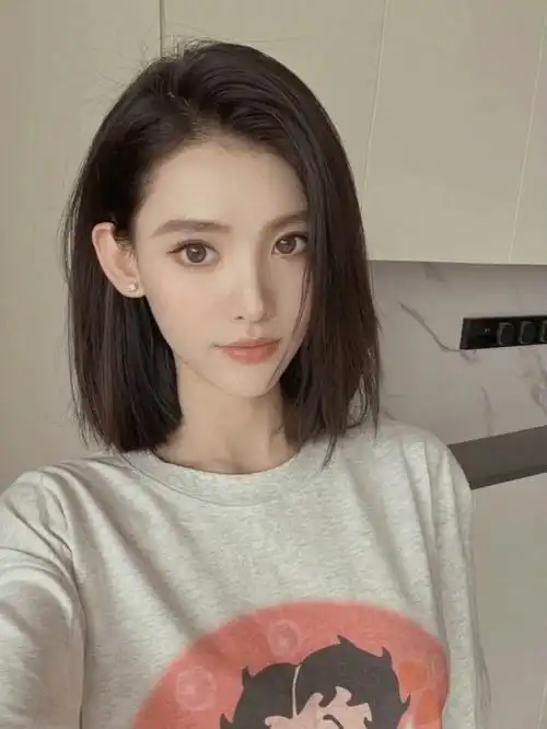 搭配齐刘海一刀齐短发发型图片齐短发一刀剪发型一刀切短发女生图片