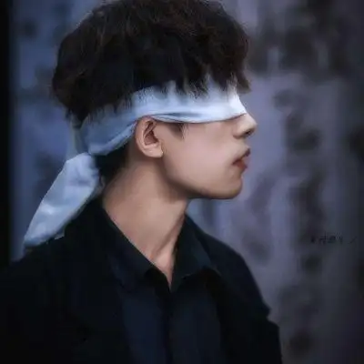 易烊千玺可爱高清头像