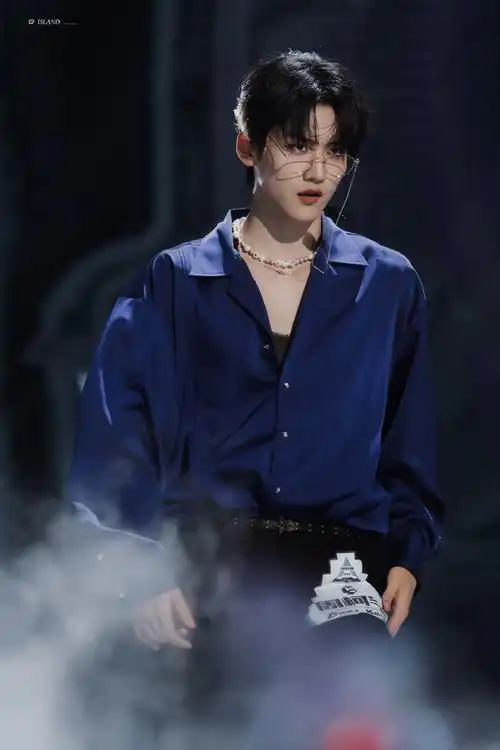 周柯宇 二十筑梦寰宇乘风#radio太多话我说不出口～99@into1-周柯