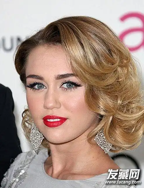 【图】2015公主螺旋卷发"玩转"秋冬_卷发发型图片_发藏网