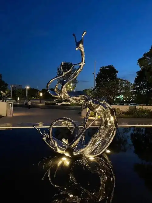 镜面不锈钢浪花雕塑海浪造型水景雕塑波光粼粼